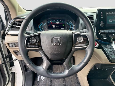 Used 2023 Honda Odyssey Touring image 11