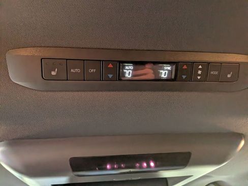 Certified 2023 Toyota Sienna Platinum image 12