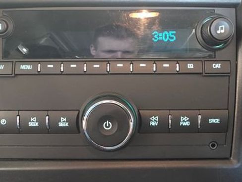 Used 2022 Chevrolet Express 2500 w/ Driver Convenience Package image 21