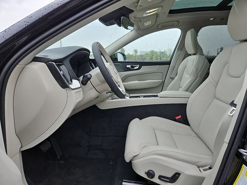 New 2026 Volvo XC60 T8 Ultra w/ Protection Package Premier AWD/4WD image 11