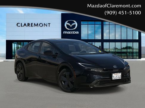 Used 2024 Toyota Prius LE image 1