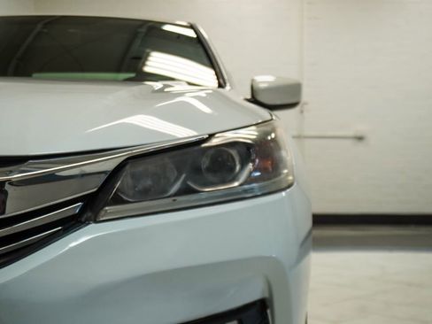 Used 2017 Honda Accord Sport image 37