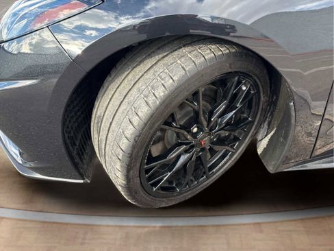 Used 2024 Chevrolet Corvette Stingray Premium Cpe w/ Z51 Performance Package image 17