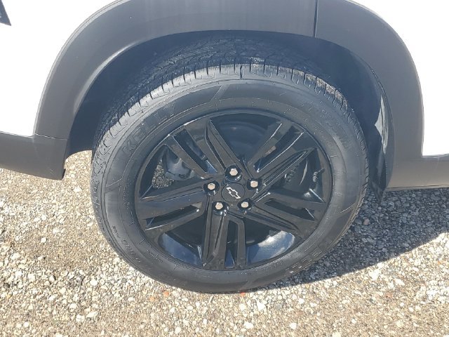 Used 2025 Chevrolet Trax ACTIV w/ Sunroof Package FWD image 5