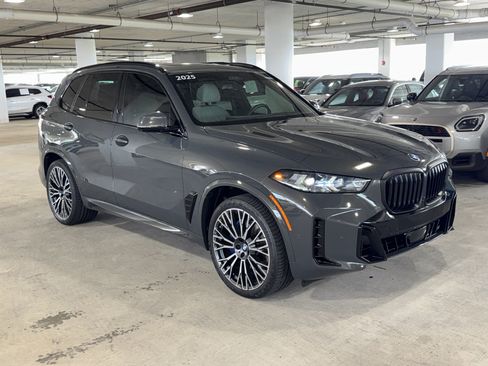 Used 2025 BMW X5 xDrive40i w/ M Sport Package AWD/4WD image 2