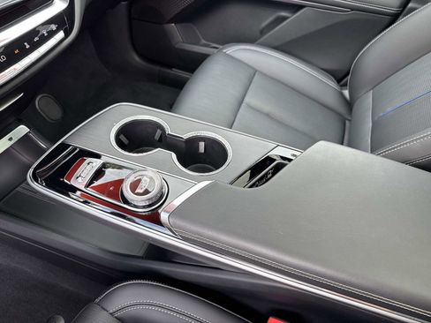 New 2025 Cadillac Lyriq Luxury RWD image 27
