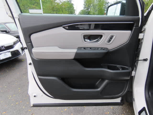 Certified 2025 Honda Pilot EX-L image 17