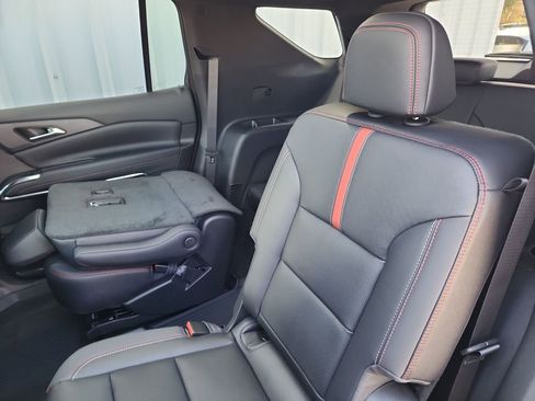 New 2026 Chevrolet Traverse RS w/ LPO, Floor Liner Package image 40