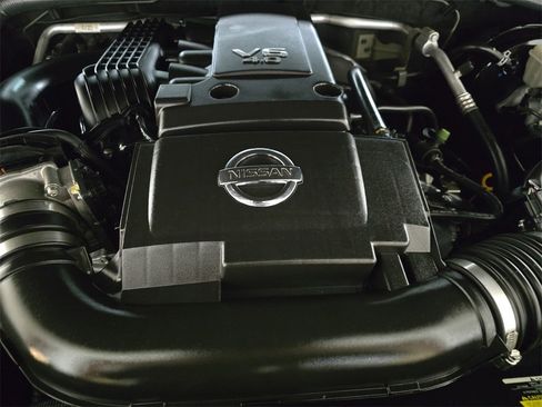 Used 2014 Nissan Frontier PRO-4X image 31