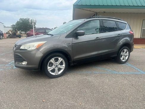 Used 2014 Ford Escape SE w/ Equipment Group 201A FWD image 3