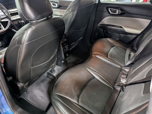 Used 2022 Jeep Compass Limited image 22