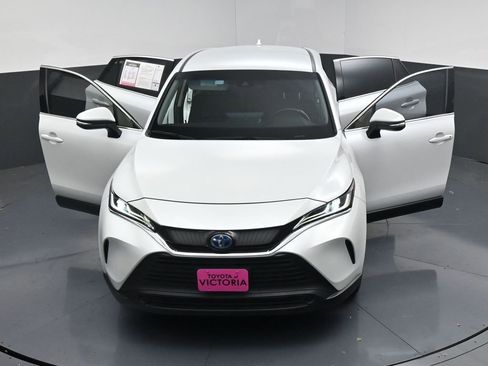 Used 2023 Toyota Venza LE image 24