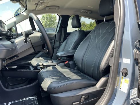 Used 2023 Ford Mustang Mach-E Select image 13
