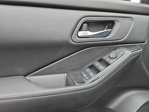 New 2026 Nissan Rogue SV image 9