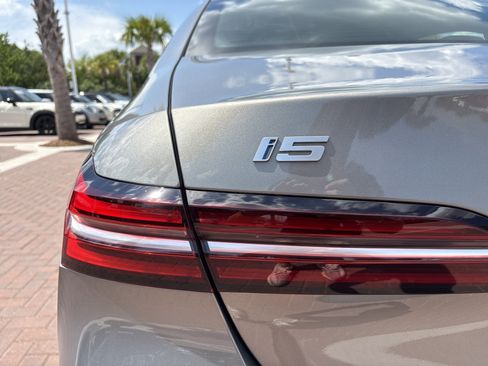 Used 2025 BMW i5 eDrive40i w/ Premium Package image 46