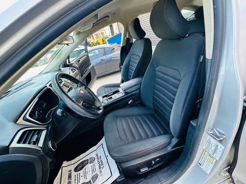 Used 2017 Ford Fusion SE FWD image 16