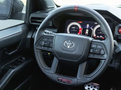 Used 2025 Toyota Tacoma TRD Pro AWD/4WD image 31