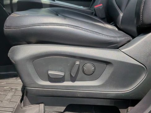 Used 2020 Ford Explorer XLT w/ Equipment Group 202A RWD image 15