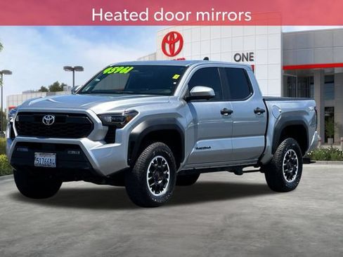 Used 2024 Toyota Tacoma TRD Off-Road w/ TRD Off Road Premium Package AWD/4WD image 10