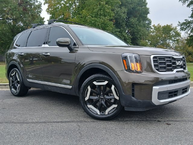 Certified 2024 Kia Telluride S w/ S Sunroof Package FWD image 2