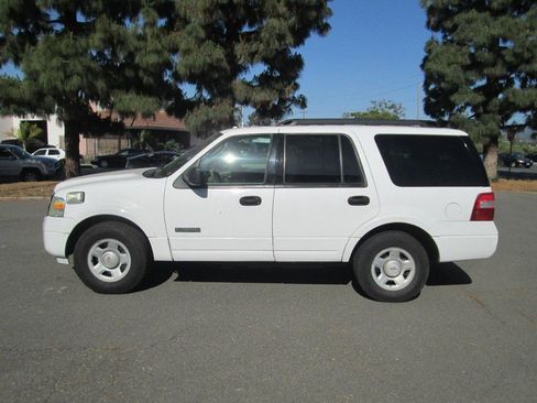 Used 2008 Ford Expedition XLT image 1