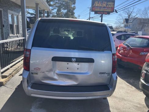Used 2010 Dodge Grand Caravan SE image 8
