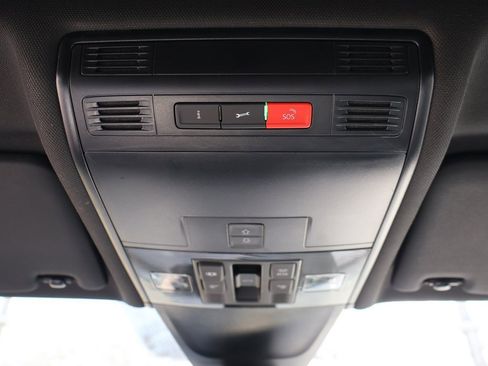 Used 2023 Volkswagen Tiguan SE R-Line image 55