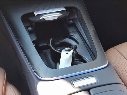 New 2026 Mercedes-Benz E 350 4MATIC Sedan image 9