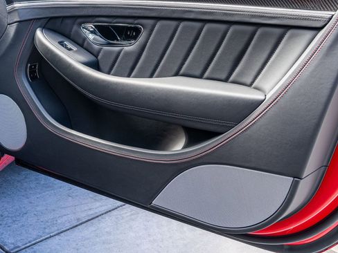 Used 2024 Bentley Continental GT image 29