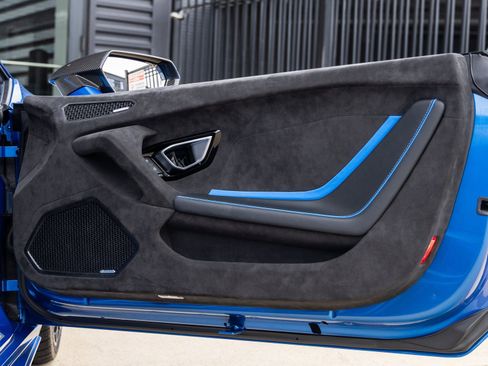 Used 2023 Lamborghini Huracan Tecnica image 42