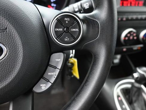 Used 2014 Kia Soul FWD image 3