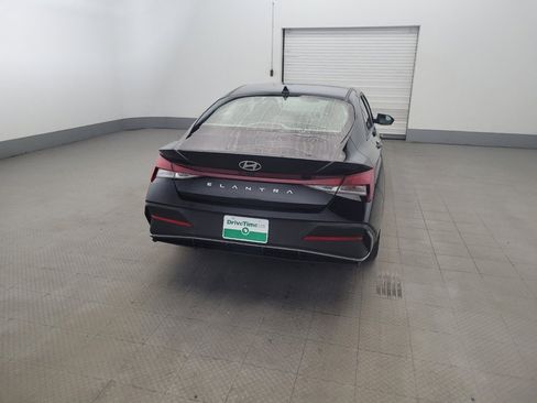 Used 2024 Hyundai Elantra SEL FWD image 7