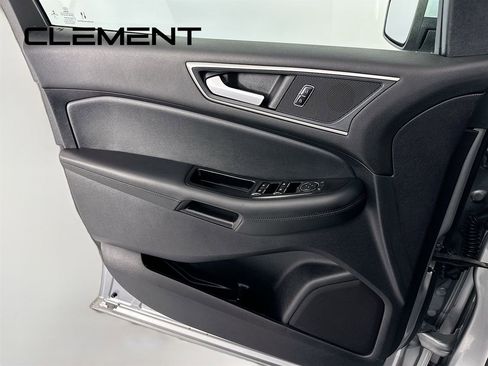 Used 2020 Ford Edge SEL image 24