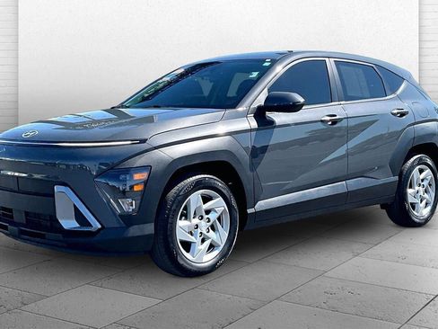 Used 2025 Hyundai Kona SE FWD image 12