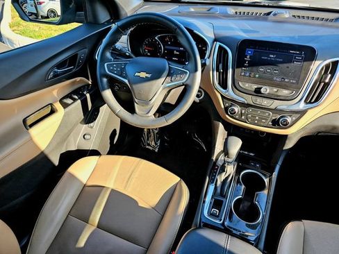 Used 2023 Chevrolet Equinox Premier FWD image 29