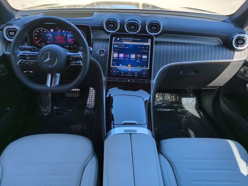 Used 2025 Mercedes-Benz GLC 300 4MATIC image 15