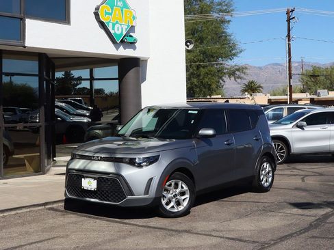 Used 2024 Kia Soul LX w/ Option Group 015 image 2