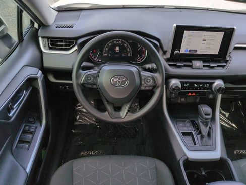 Used 2024 Toyota RAV4 XLE FWD image 16