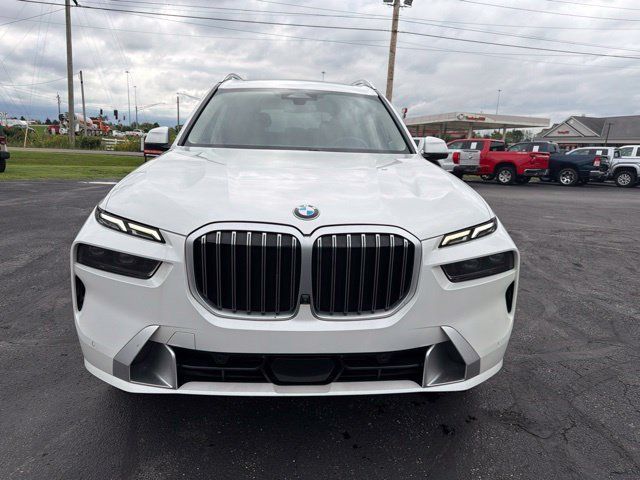 Used 2024 BMW X7 xDrive40i AWD/4WD image 2