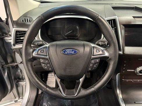 Used 2020 Ford Edge Titanium image 16