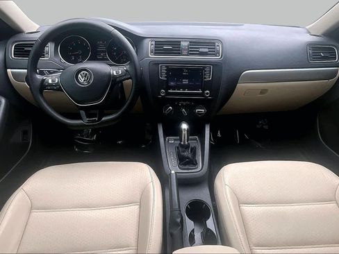 Used 2017 Volkswagen Jetta SE FWD image 16