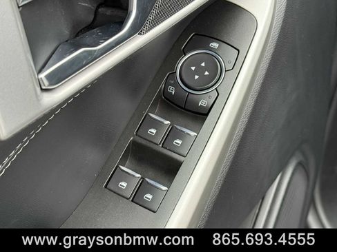 Used 2022 Ford Explorer XLT image 13