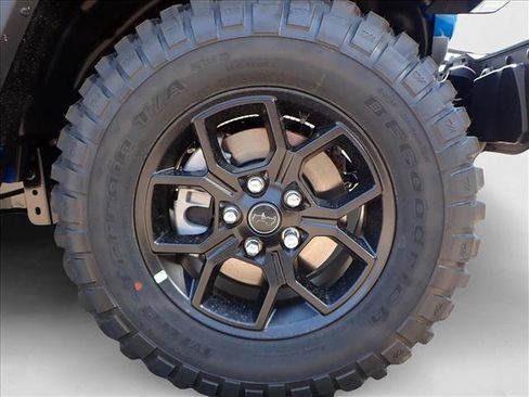 New 2025 Jeep Gladiator Sport image 6