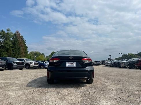 Used 2022 Toyota Corolla LE FWD image 9