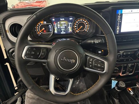 Used 2024 Jeep Wrangler Unlimited Sahara w/ Technology Group AWD/4WD image 19