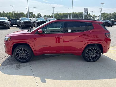 Used 2022 Jeep Compass Limited w/ (RED) Package AWD/4WD image 9