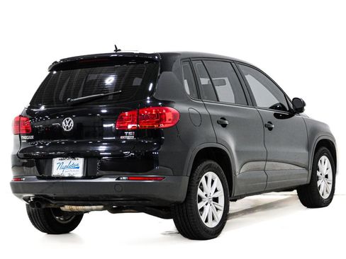 Used 2017 Volkswagen Tiguan Limited w/ Alloy Wheels Package AWD/4WD image 5
