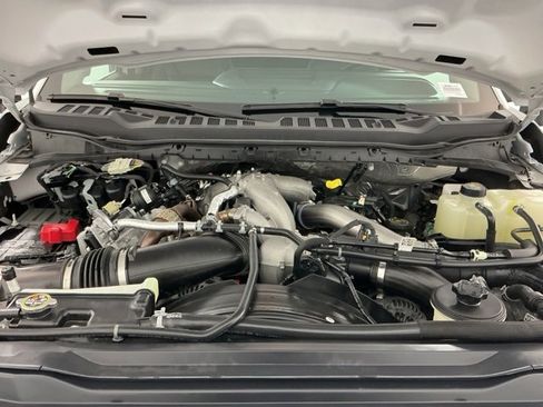 Certified 2025 Ford F450 Lariat w/ FX4 Off-Road Package image 34