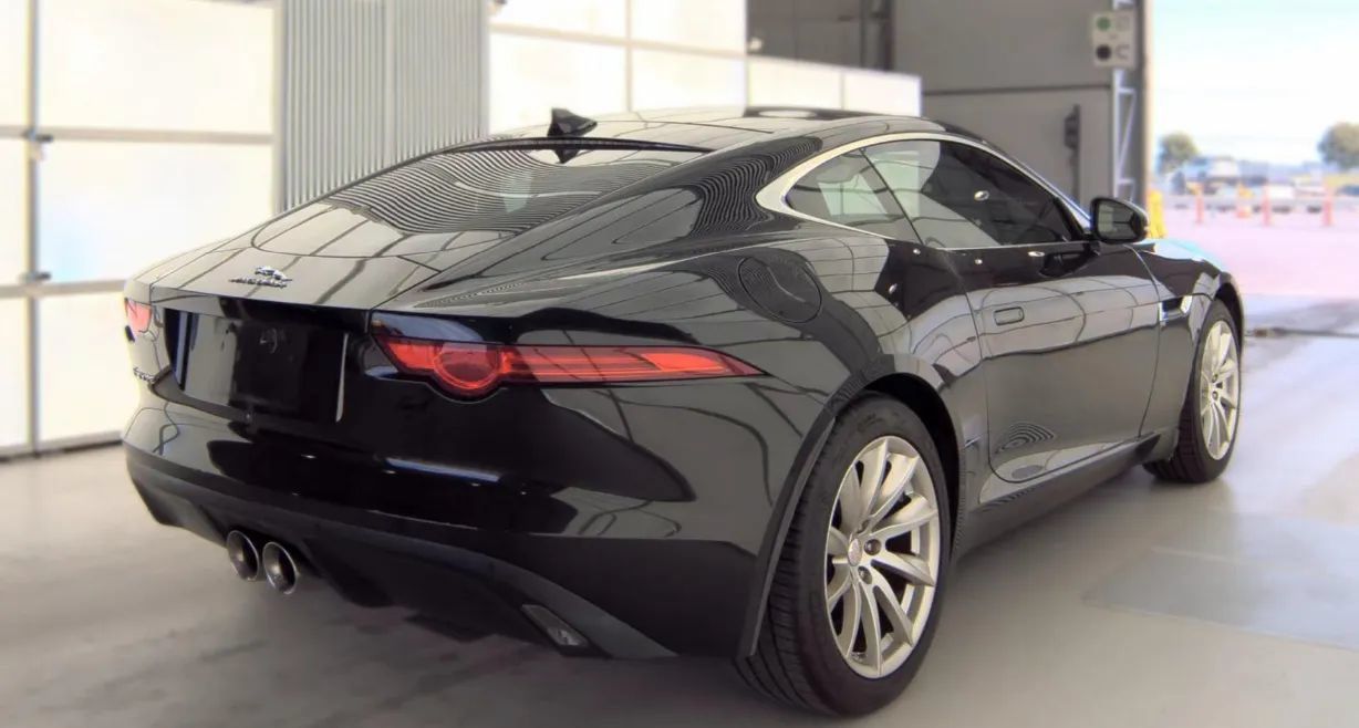 Used 2016 Jaguar F-TYPE Coupe RWD image 3