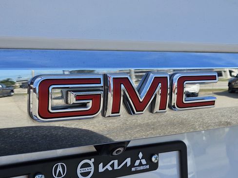 Used 2021 GMC Yukon SLT w/ SLT Luxury Package AWD/4WD image 15